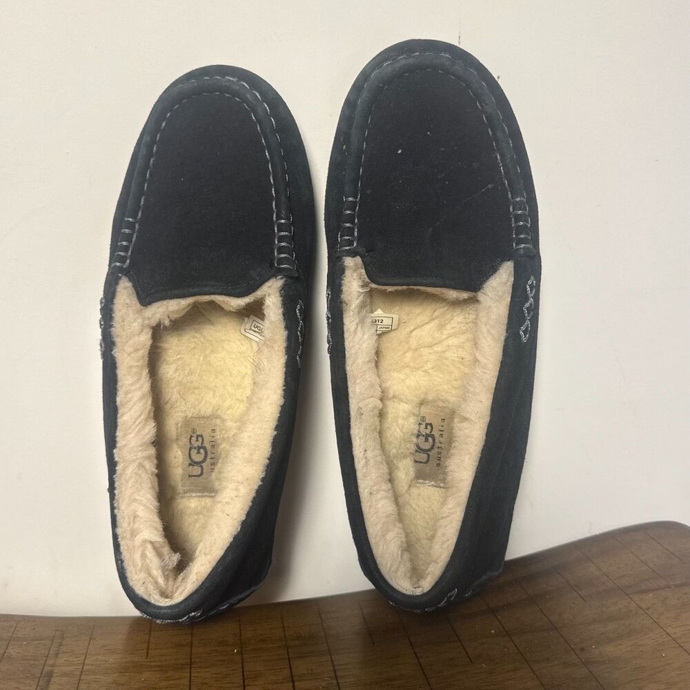 UGG Black Suede Slippers Women 8 Moccasin Shearling Lined Cozy House Shoes - Picture 11 of 11